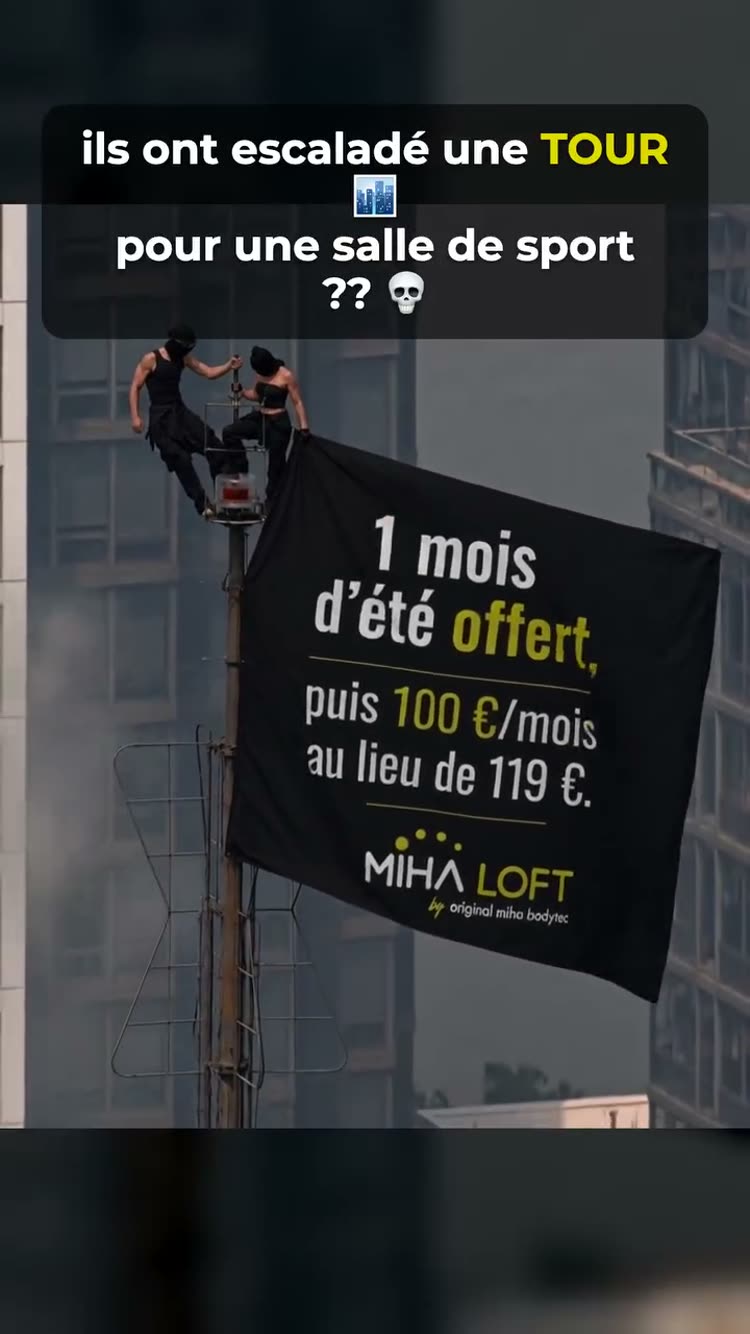 Le coup d'éclat — banderole en hauteur